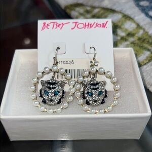 Betsey Johnson two tone imitation pearl & crystal tiger drop earrings